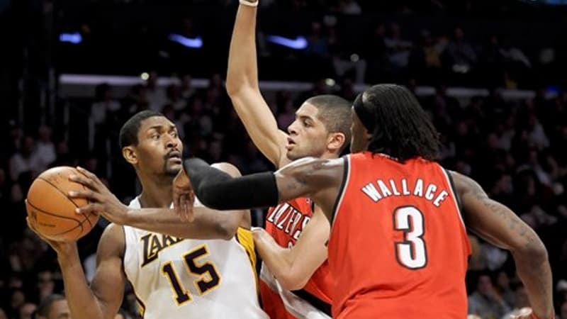 Nicolas Batum face à Ron Artest