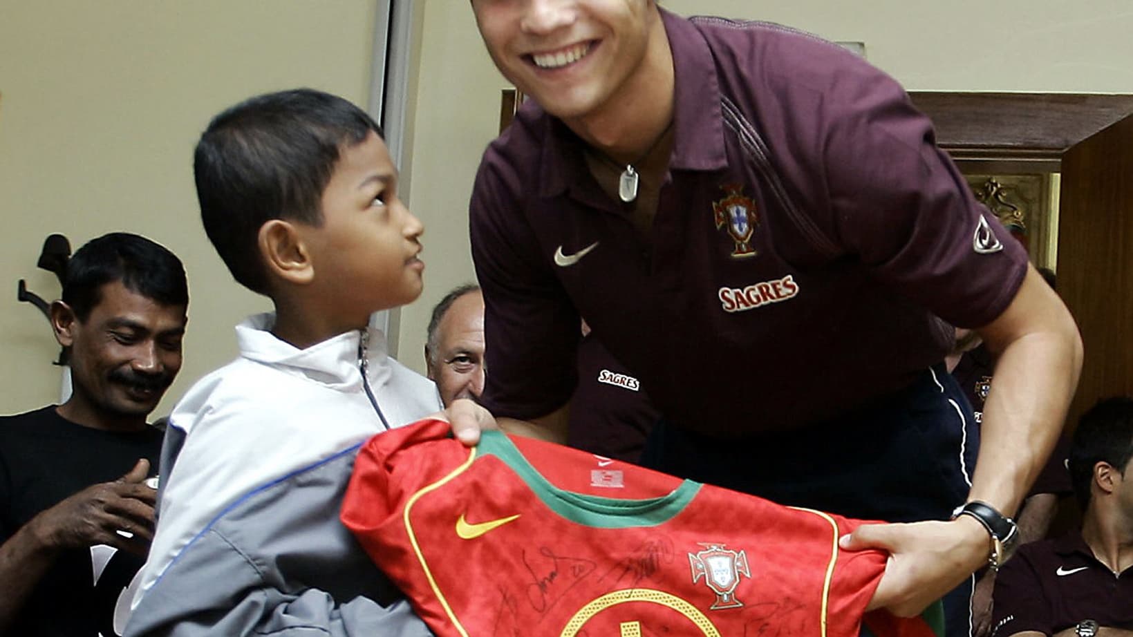 Martunis avec Cristiano Ronaldo en 2005 Martunis avec Cristiano Ronaldo en 2005