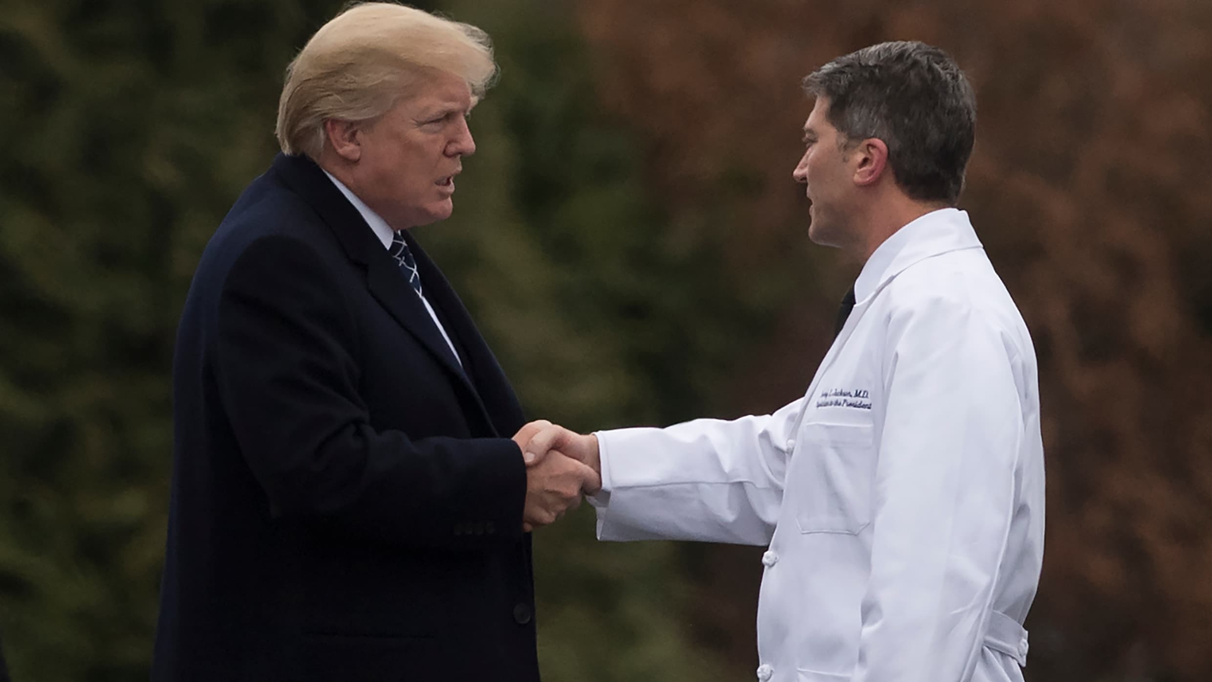 RUMEURS D HOSPITALISATION DE TRUMP LA MAISON BLANCHE D MENT ET visual data 6