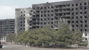 Des dégâts liés aux bombardements dans Marioupol, le 17 mars 2022.