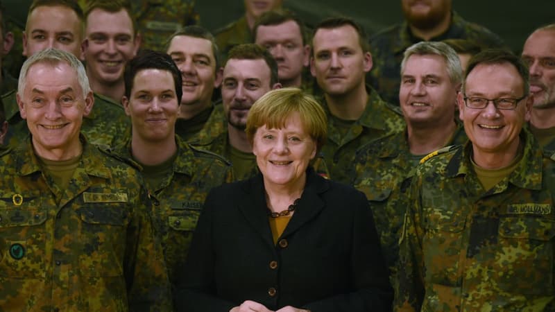 Angela Merkel compte arriver à des dépenses militaires de 2% du PIB