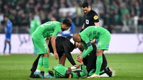 Falaye Sacko est sorti sur blessure lors du match entre Saint-Etienne et Troyes, le 18 mars 2022.
