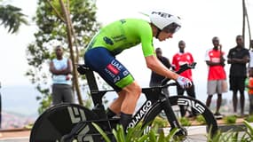Tadej Pogacar lors du contre-la-montre des championnats du monde de cyclisme, le 21 septembre 2025