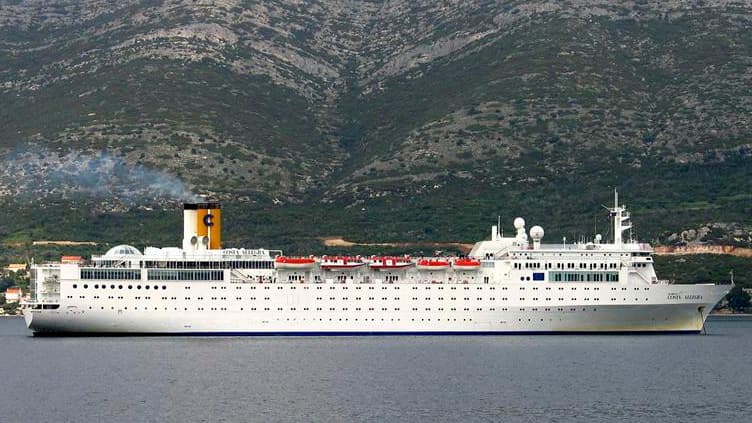 Le navire Costa Allegra, qui dérivait depuis lundi dans l'océan Indien à la suite d'un incendie dans la salle des machines, a été remorqué mardi vers une île située à proximité, rapporte le bureau du tourisme seychellois. /Photo d'archives/REUTERS