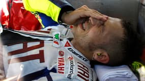 Souffrant d'une fracture du tibia droit, Valentino Rossi sera absent des circuits au mois un ou deux mois, voire plus...