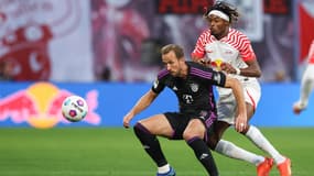Simakan au duel avec Kane lors du choc de Bundesliga entre Leipzig et le Bayern, 30 septembre 2023