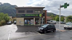 La pharmacie centrale de Veynes.