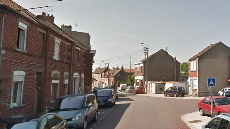 La rue de la République à Roeulx, dans le Nord, où l'incident a eu lieu dans la nuit de dimanche à lundi.