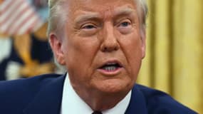 Le président américain Donald Trump s'exprime dans le bureau ovale de la Maison Blanche, à Washington, DC, le 13 février 2025.