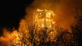 Un incendie s'est déclaré dans la tour de la Vondelkerk à Amsterdam le soir du réveillon du Nouvel An 2026. L'église est située près du Vondelpark, dans la capitale.