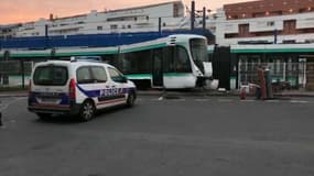 Deux trams sont entrés en collision à Issy-les-Moulineaux lundi soir.