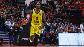 Nigel Hayes-Davis avec le Fenerbahçe le 6 mars 2025