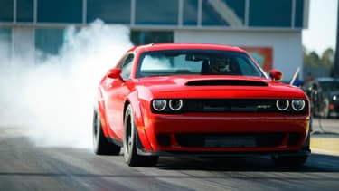 Dodge a dévoilé le 12 avril la Challenger SRT Demon, une muscle car revendiquée comme la plus rapide sur la distance du quart de mile, en seulement 9,65 secondes.