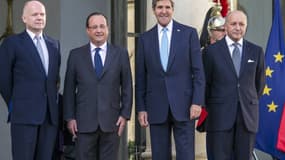 François Hollande a reçu lesles ministres américain et britannique des Affaires étrangères, John Kerry et William Hague.