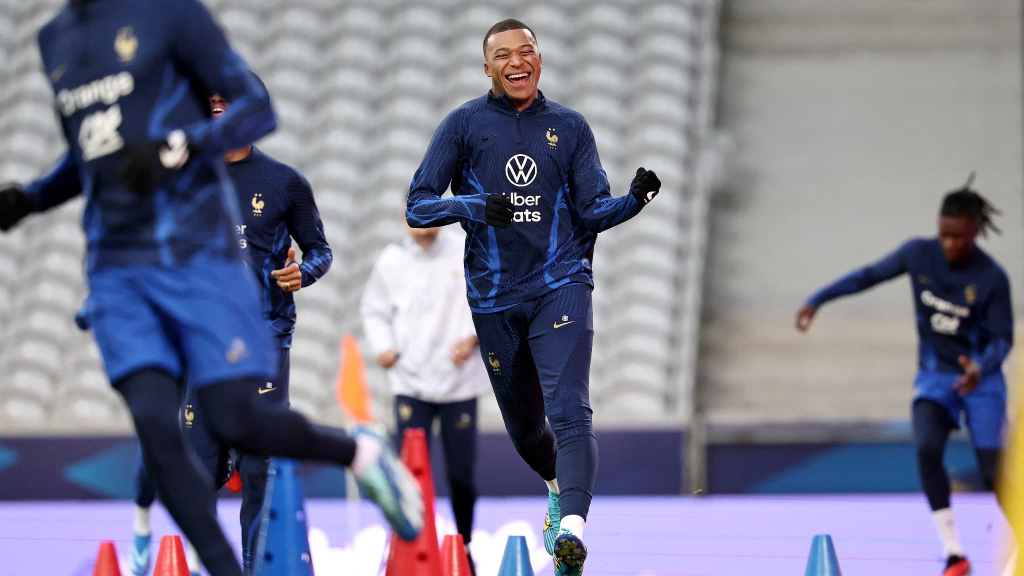Video. Equipe de France: le but magnifique de Mbappé à l'entraînement