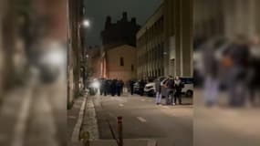 Les forces de l'ordre rue Neyret à Lyon (Rhône) le matin du mardi 22 octobre 2024, procédant à l'expulsion d'un squat.