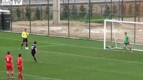 Bariscan Altunbas manque son penalty