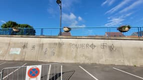 Des croix gammées ont été retrouvées sur plusieurs façade à La Gorgue.