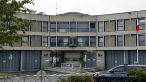 L'entrée de la prison de Fleury-Mérogis. 