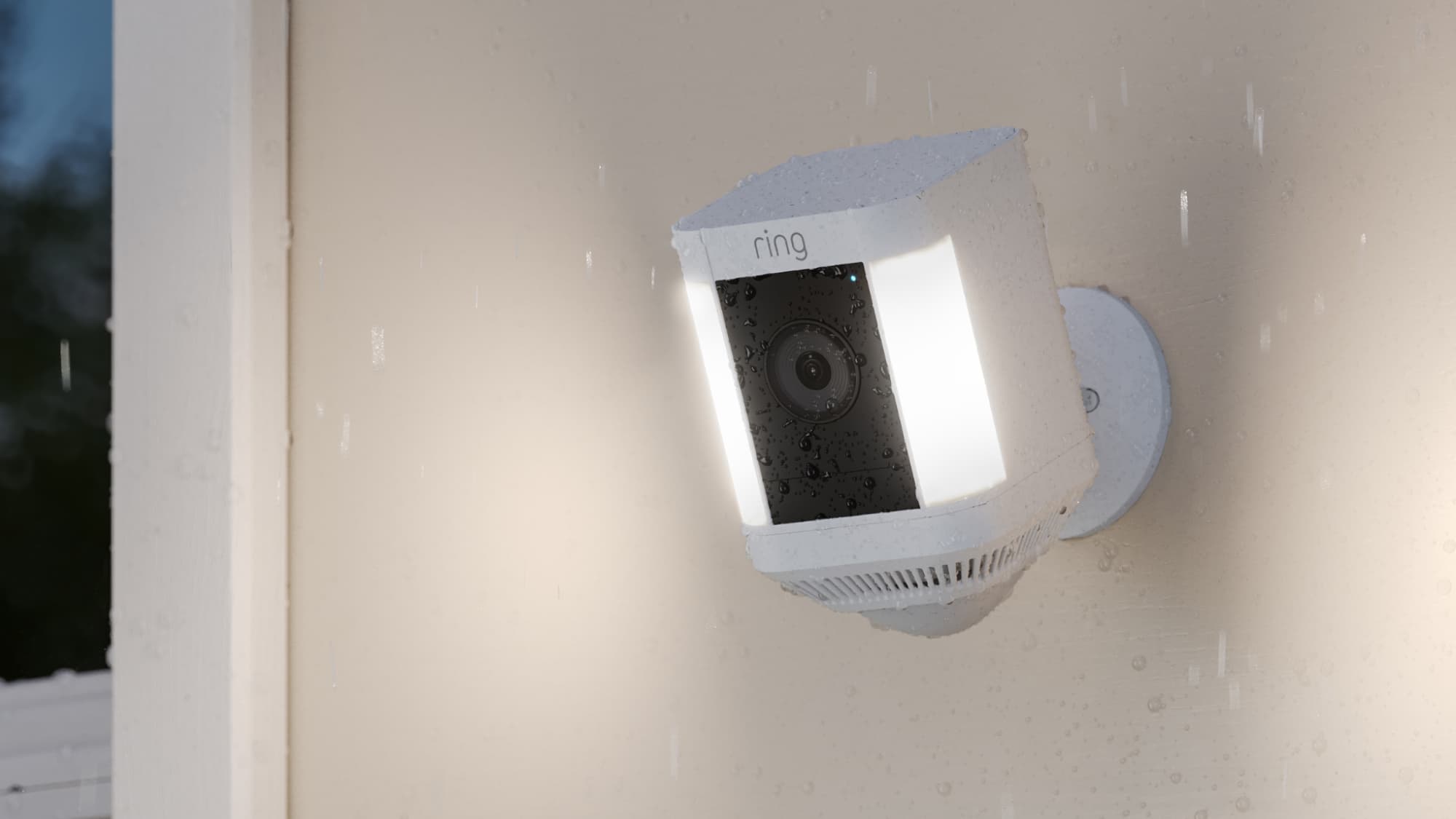 La nouvelle caméra de surveillance Spotlight Cam Plus de Ring.