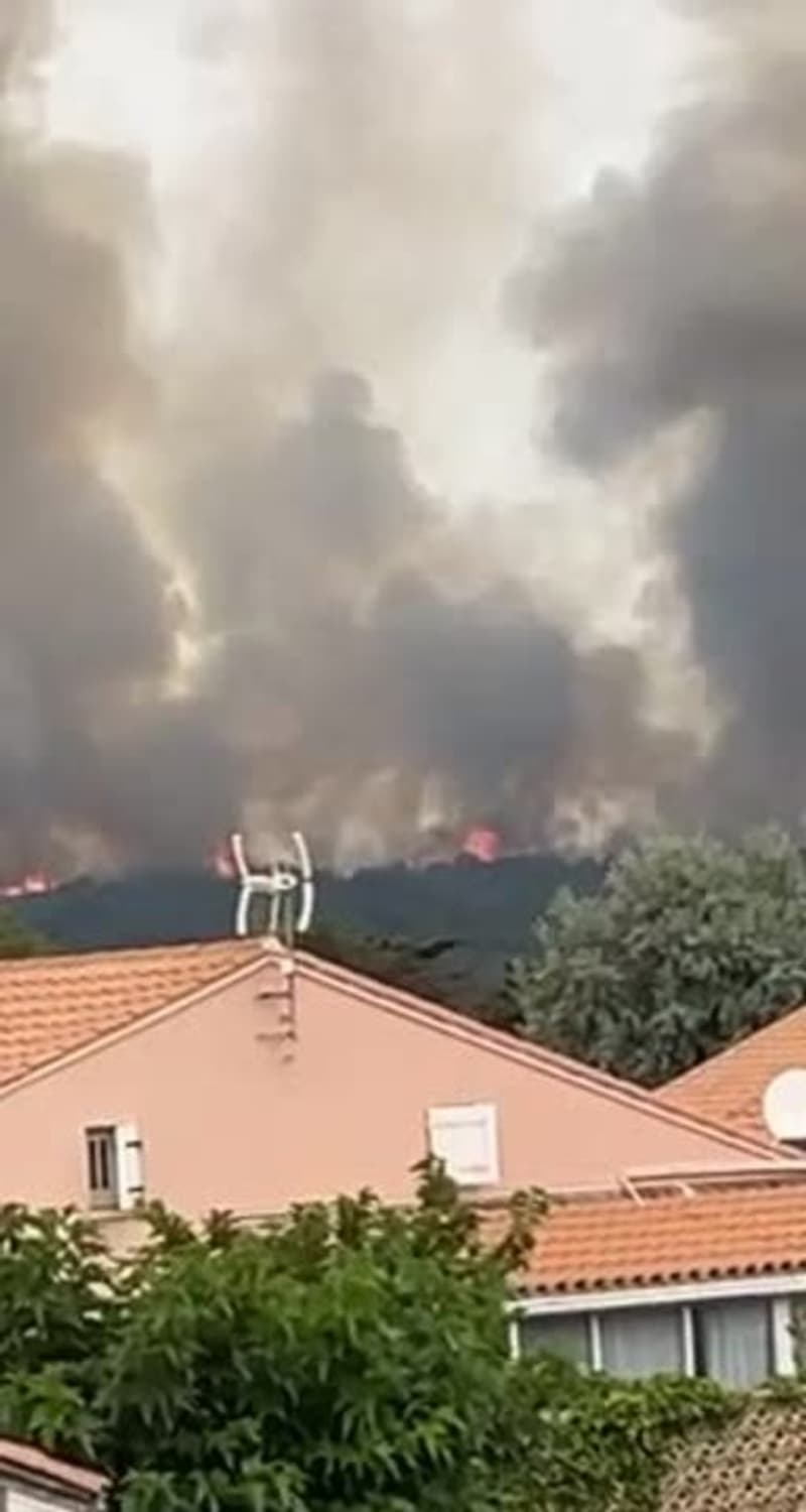Feu en cours près de Narbonne (Aude) - Témoins BFMTV