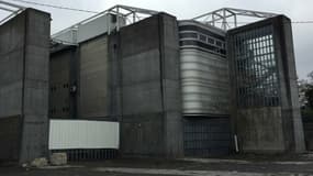 Dans ce bâtiment désaffecté, la maire de Noisy-le-Grand, voulait créer des logements. Et l'Etat une prison.