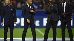 Malgré les apparences, Zidane, Henry, Desailly et Vieira (manque Deschamps sur la photo) n'ont pas eu droit à l'hommage espéré.