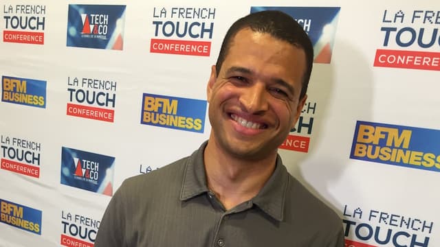 David Dicko a abandonné sa carrière de pilote de ligne pour offrir du rêve aux passagers des compagnies aériennes.