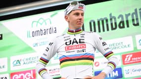 Tadej Pogacar sur le podium du Tour de Lombardie, 12 octobre 2024