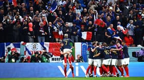 La joie des Bleus après le but de Giroud