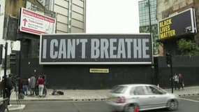 Un panneau "I Can't Breathe" installé à Londres