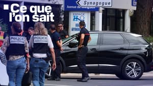 Des policiers après un incendie dans une synagogue à La Grande-Motte, dans l'Hérault, le 24 août 2024