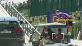Quand Mascherano s’amuse à monter sur le toit d’une voiturette de golf