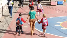 ILLUSTRATION - Des enfants dans la cour de récréation de l'école primaire Cankaya d'Ankara, en Turquie, le 7 septembre 2021.