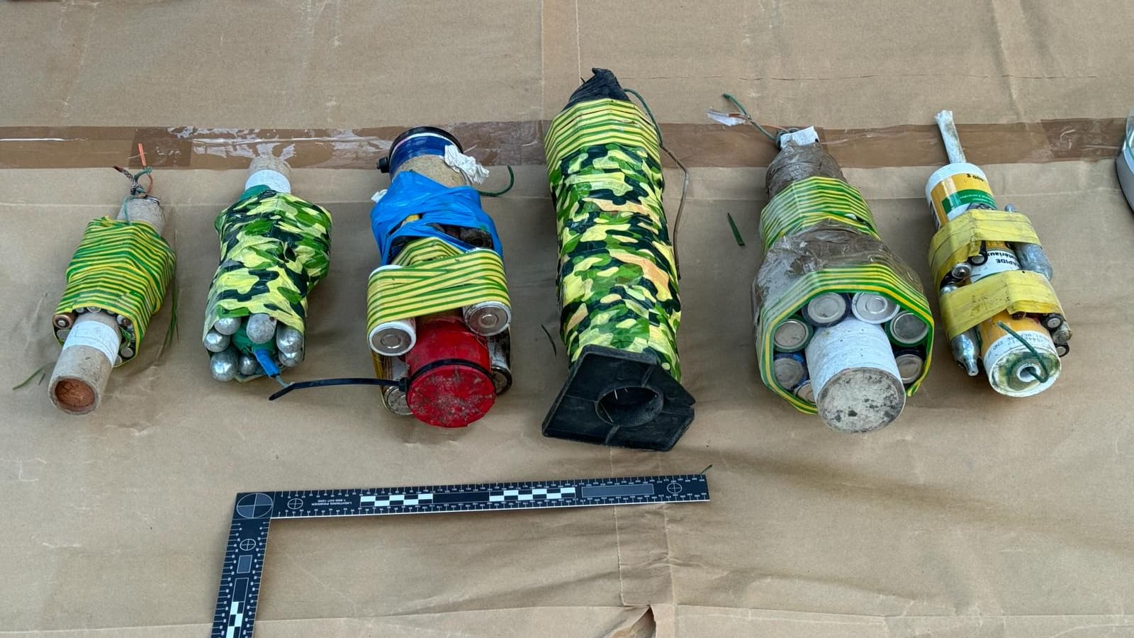 Armes saisies à Carnas chez un survivaliste du Gard. Armes saisies à Carnas chez un survivaliste du Gard.
