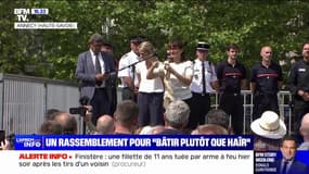 Hommage aux victimes de l'attaque d'Annecy: un rassemblement pour "bâtir plutôt que haïr"