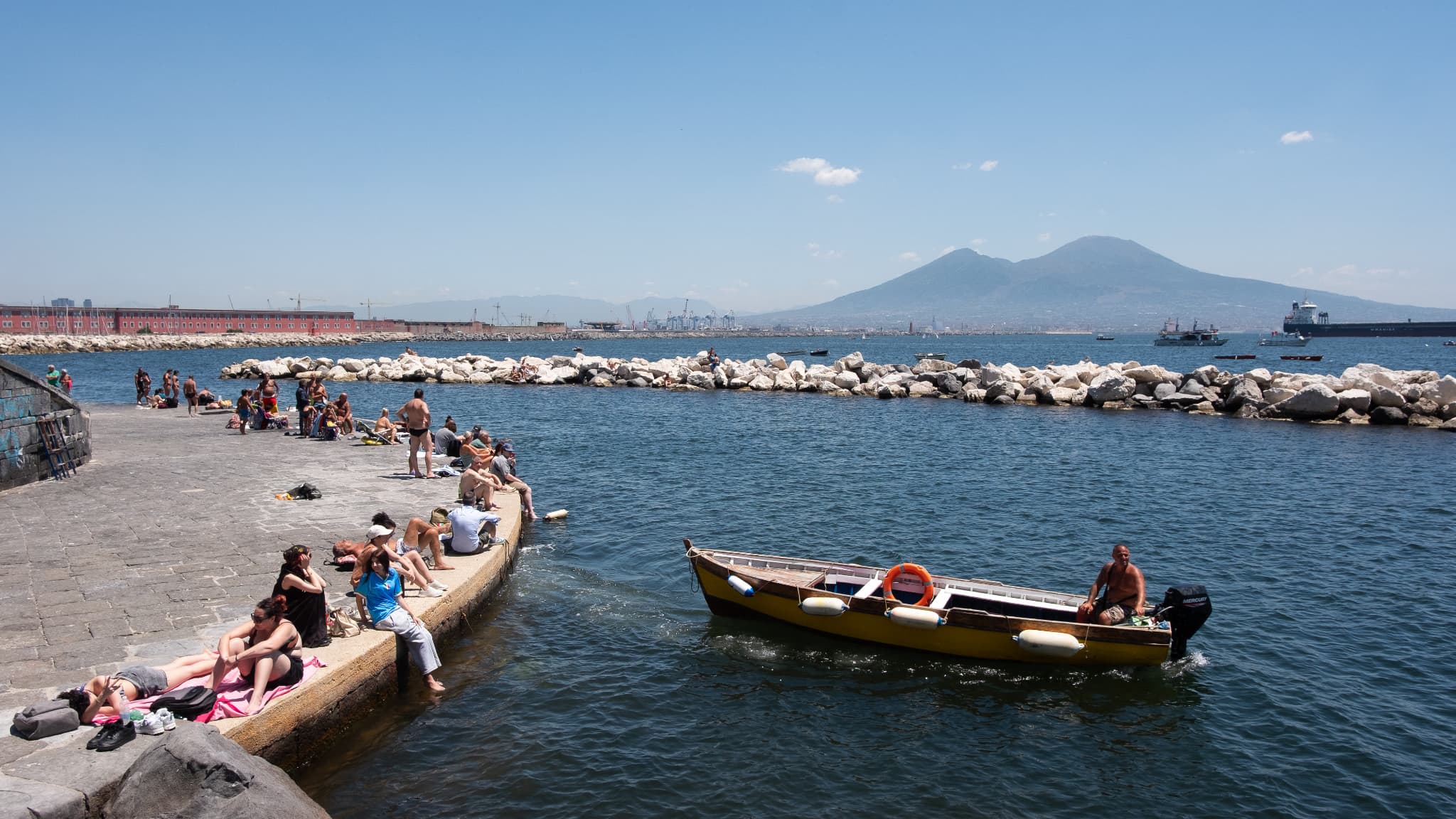 Naples plus forte que Milan: pour la 4e année de suite, la croissance de l'Italie du Sud dépasse celle du Nord (de quoi combler le fossé historique?)