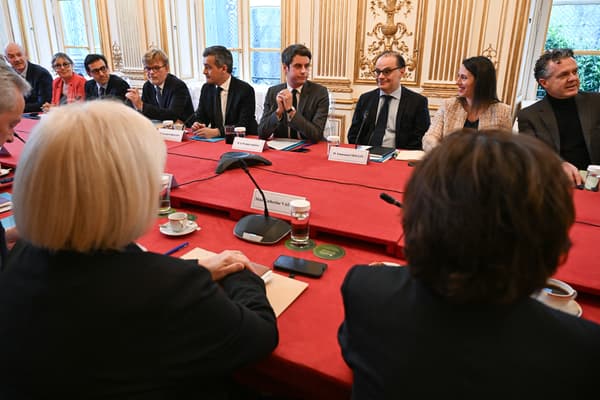 Le gouvernement réuni au complet pour un séminaire présidé par Gabriel Attal à Matignon, le 10 février 2024