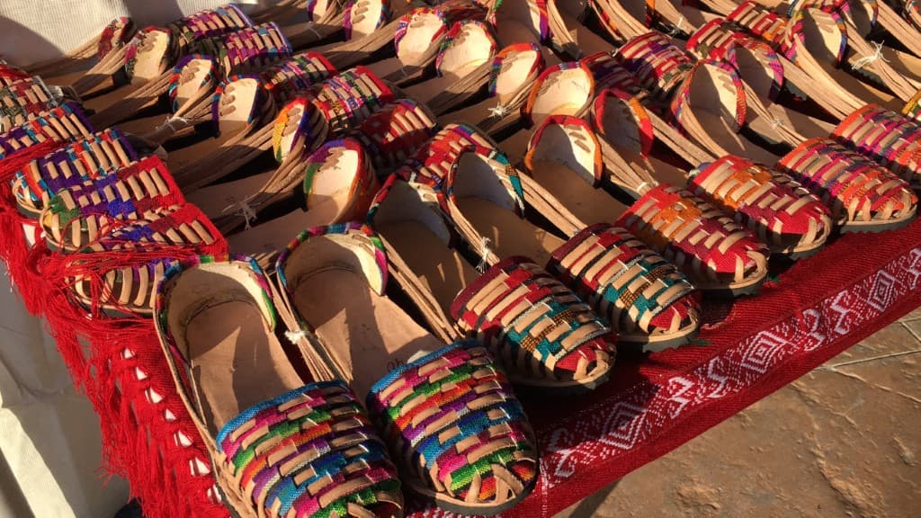 Des sandales huaraches présentées au Centre culturel de Tijuana
