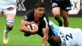 Le centre toulousain Santiago Chocobares, plaqué par un joueur bayonnais, lors de leur match de Top 14, le 15 mai 2021 au stade Ernest-Wallon à Toulouse