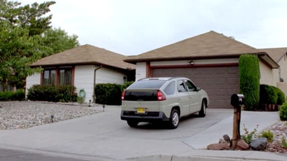 La maison de Walter White, et son étrange voiture.