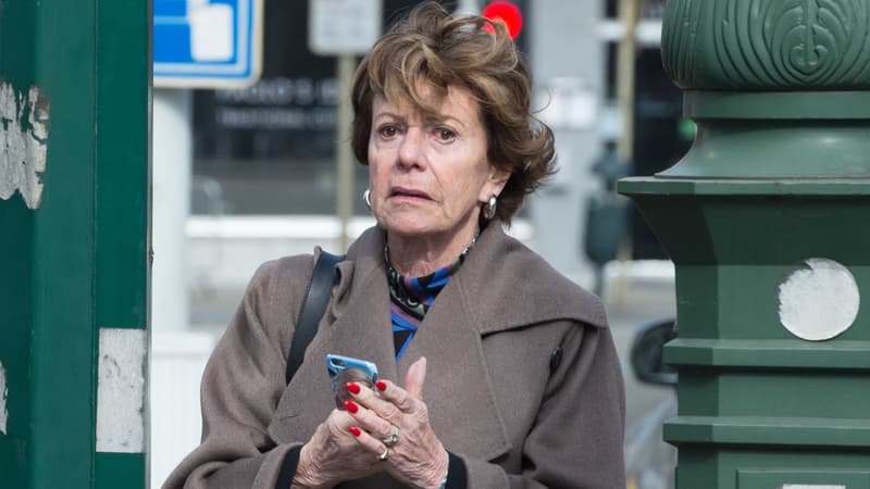 Bruxelles a demandé par courrier des éclaircissements à son ancienne commissaire à la concurrence, Neelie Kroes.