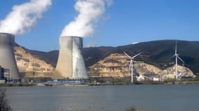 En prévision des débats sur la transition énergétique, les Ecologistes de l'Assemblée ont réclamé et obtenu la création d'une commission d'enquête sur les coûts du nucléaire. Ici, la centrale du Tricastin.