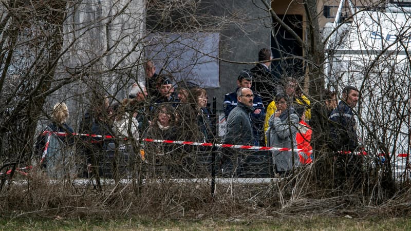 Les familles des victimes se sont rendues dans les Alpes-de-Hautes-Provences, près du lieu du crash.