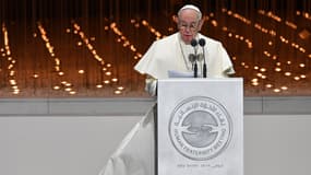 Le pape François prononce un discours lors du réunion interreligieuse internationale organisée à Abou Dhabi, le 4 février 2019
