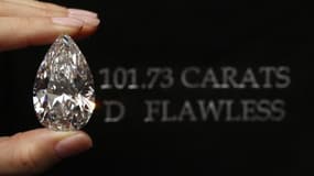 Un diamant incolore en forme de poire de 101,73 carats, le plus gros jamais présenté aux enchères, a été vendu pour un montant record de près de 27 millions de dollars (21 millions d'euros) mercredi à Genève, a annoncé la maison de vente Christie's. Le "W