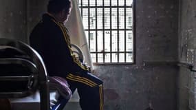 Un détenu dans sa cellule de la prison des Baumettes, à Marseille, en décembre 2012.