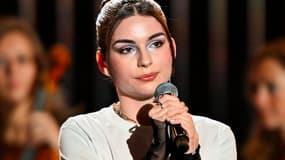 La chanteuse Adele Castillon aux Victoires de la Musique le 9 février 2024.