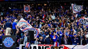 Le groupe de supporters des Irrésistibles Français lors de France-Croatie (2-0, 5 t.a.b. 4), le 23 mars 2025