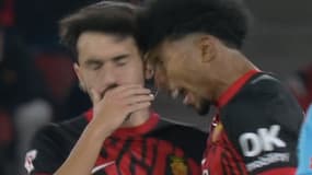 Le coup de tête de Johan Mojica à son équipier Manu Morlanes lors de la défaite de Majorque face au FC Barcelone (1-5, Liga), le 3 décembre 2024